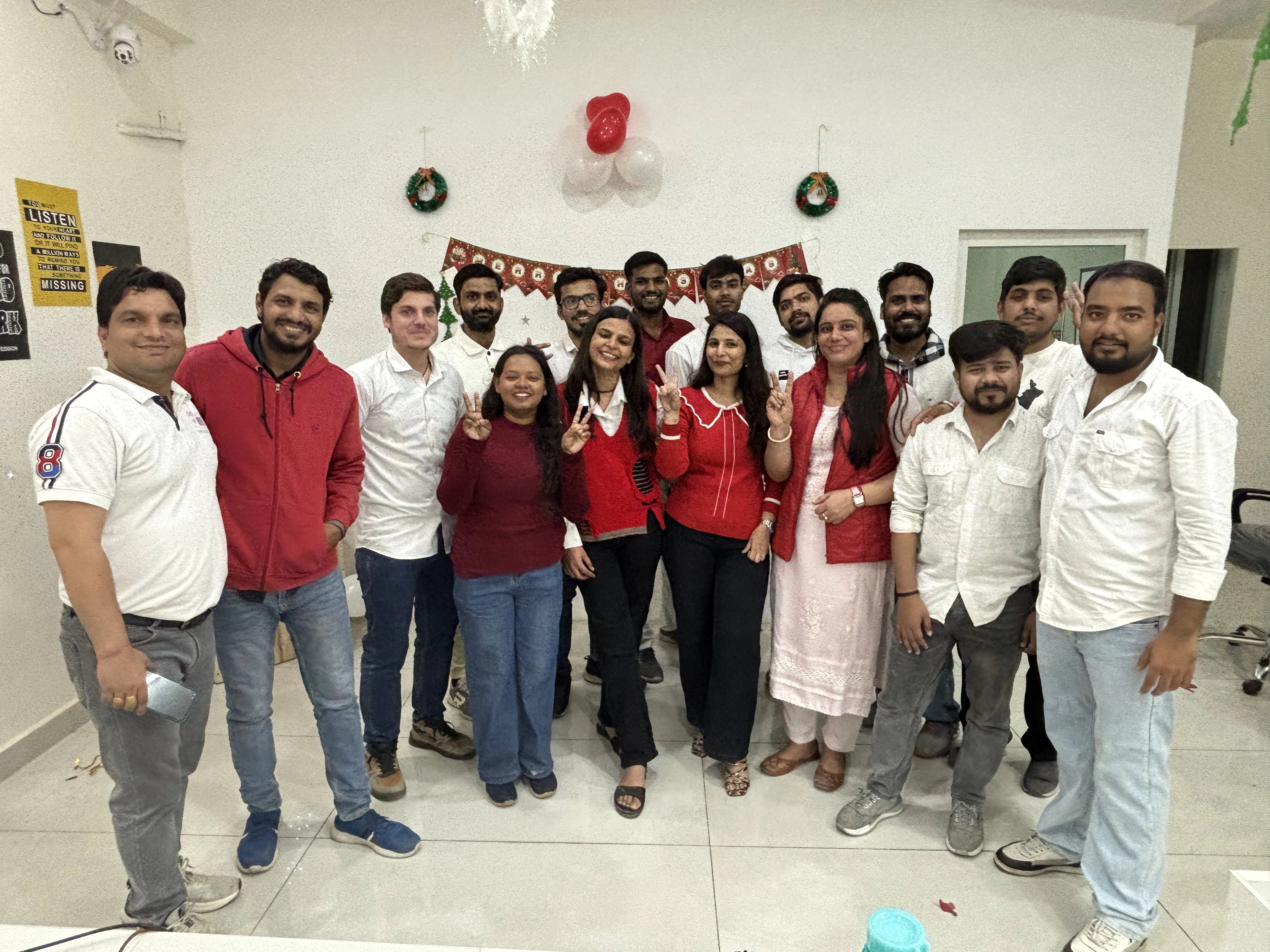 Life at Kuchoriya TechSoft /images/career/Image0009.webp